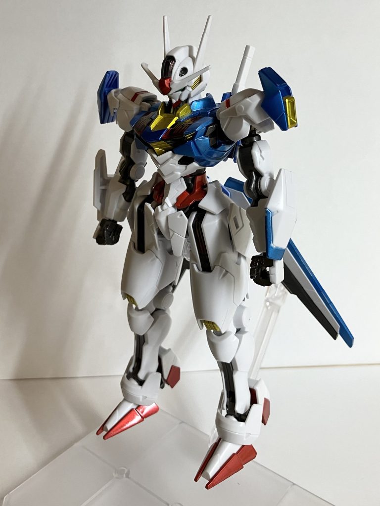 初めての塗装をした時のHG エアリアルです。初めての塗装で塗り分けなどあまりしていないです。どうしてもキャンディ塗装がしたかったので挑戦しました。(白はどうすれば良いかわからずそのままです)