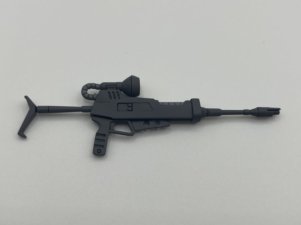 ビームライフルはバレルやグリップ、ストックを一旦切り離し、本体にプラ板を貼り付けて一回り大きくしています。&nbsp;&nbsp;