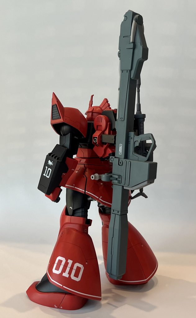 ナギナタはビーム刃のパーツを付ける事もあってそのままにしましたが、穴を拡げるなりメタルパーツを埋めるなり、見た目優先で加工しても良いかなと思っています。