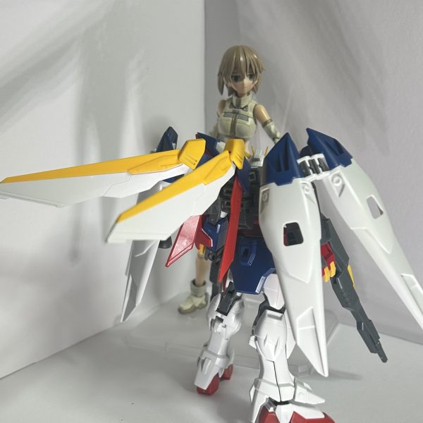 今年一発目はゲルググマリーネ…のキャノンタイプで…！いや〜なんかゲルググがめっちゃ手に入ったからマリーネをサクッと作ろうかと。基本的にゲルググキャノンのバックパックを無理矢理付けたくらい…結構カッコいいんじゃないかと…！後の二枚はウイングゼロ(TV)がEWっぽいパーツ構成になったら〜みたいなノリで組んでみました。コレはコレでありかなーと思う今日この頃。（4枚目）