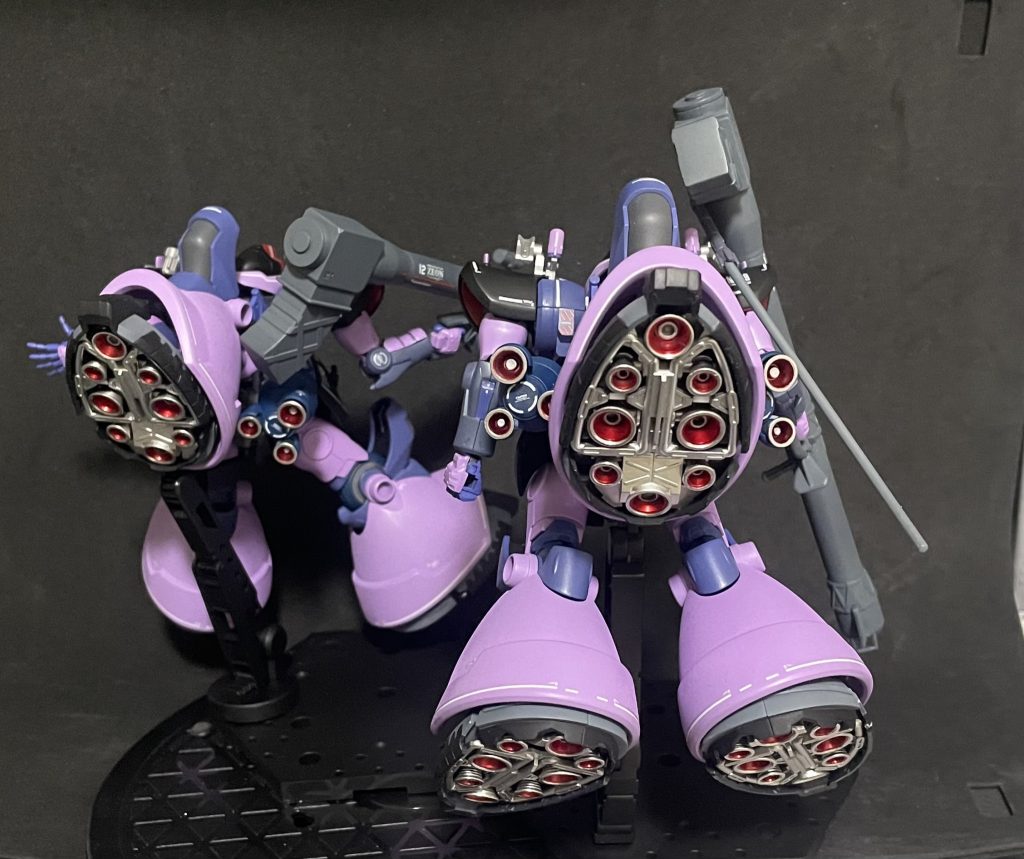 GQ版のリックドム二機のバーニアを同時に塗装していた時が一番大変でした