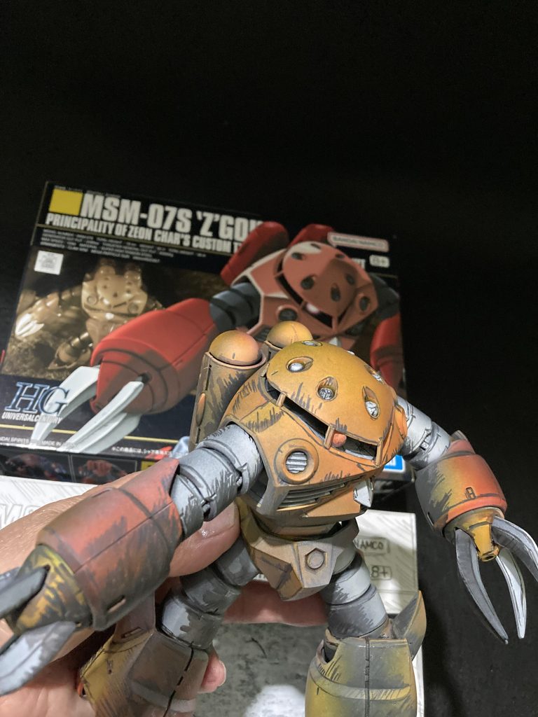 安彦先生のタッチを目指したMGズゴックをメインに、背景の白黒ズゴックはHGを使っています♪