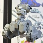 上半身の細かい部分をプラ板とエポパテで成形。頭部はプラ板を積層して大まかな形を作[…]