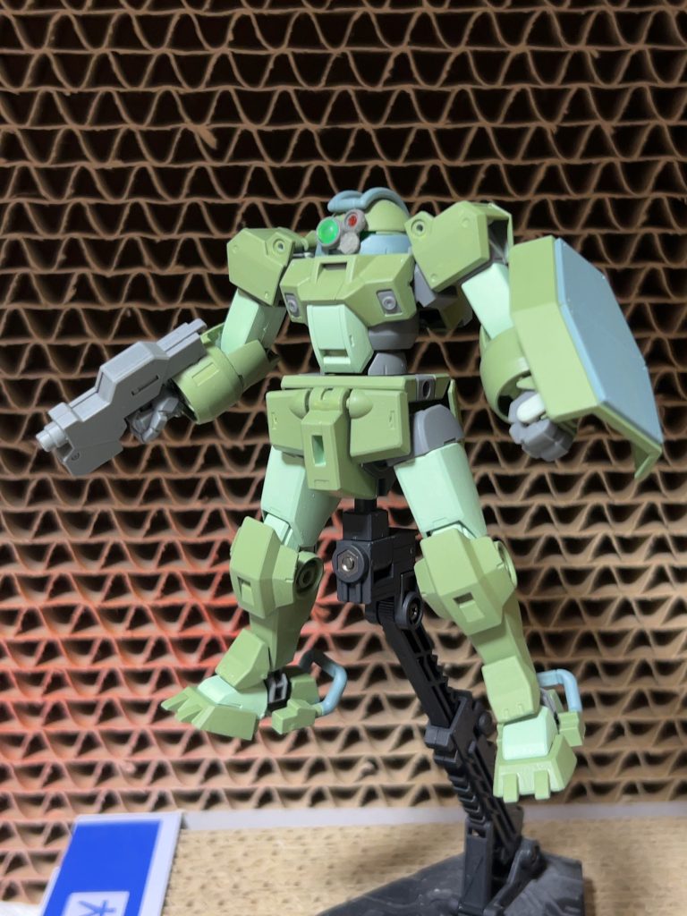 コトブキヤMSGの丸モールドとWAVEのHアイズを組み合わせてターレットレンズを製作。流石に回転機構は無理でしたがそれっぽく仕上がったかな？