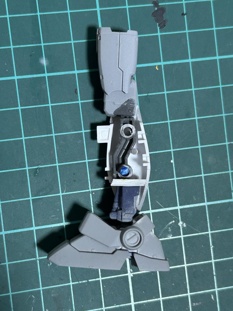 何ということでしょう…すっぽりハマりました！ちなみに上の穴は三角状になってるダボピンの1番上のやつが通ってますこれを思いついた時はめちゃめちゃ気持ちよかったです&nbsp;