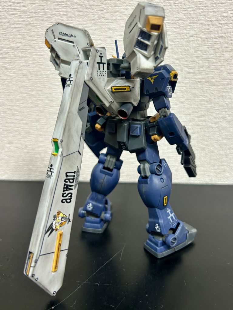 背面。部分塗装が甘いです。