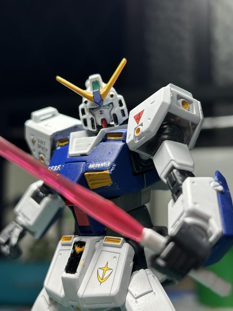 怒肩も余裕のよっちゃん。ビームサーベルの刄は他キットから強奪