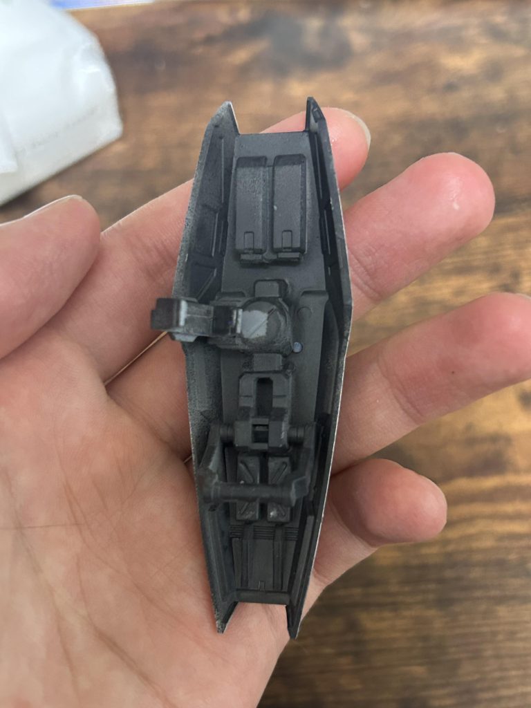 シールド裏はこんな感じ何かの予備マガジン的なものは残して後は交換しました持ち手や基部はMGフルアーマーガンダムの余剰パーツなので恐らくMGガンダムver2.0のシールドの基部のはずです腕に接続するピンをカットしてアレックスの接続ジョイントを接着。こうすることで腕関節が正面を向いていてもシールドを横に構えられます。あと、持ち手は持つ方と基部に挟む方を逆にしたのでHGサイズでも違和感なさそうなサイズになってるはず…&nbsp;こんな感じです！ここまで見ていただいてありがとうございます♪(ここまで見ていただいたなら)いいねとフォローもよろしくお願いします　orz初のrevive化改造、結構簡単なところや難しいところが混ざっていてめちゃめちゃ楽しかったですね〜機会があれば別キットでまたやりたいですね今回の出来は個人的にめちゃんこいいです！それではまた次回で〜♪&nbsp;↓オマケ:ロボット魂風&nbsp;