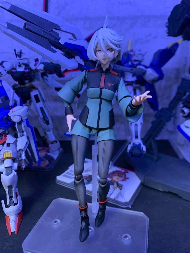 塗装は肌色をガイアノーツのサフレスフレッシュオレンジとピンクで調色衣服はMr.カラーの 濃松葉色 ベルベットレッドタイツは肌色塗ってからガイアノーツのクリアブラック吹いて質感を出しています！&nbsp;