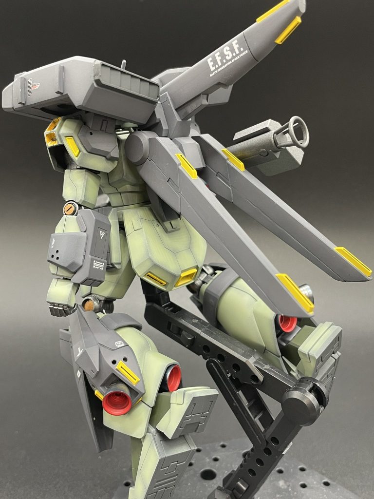 最低限の合わせ目消しと加工でしたがどうも肩が上手くいかず酷い有様に