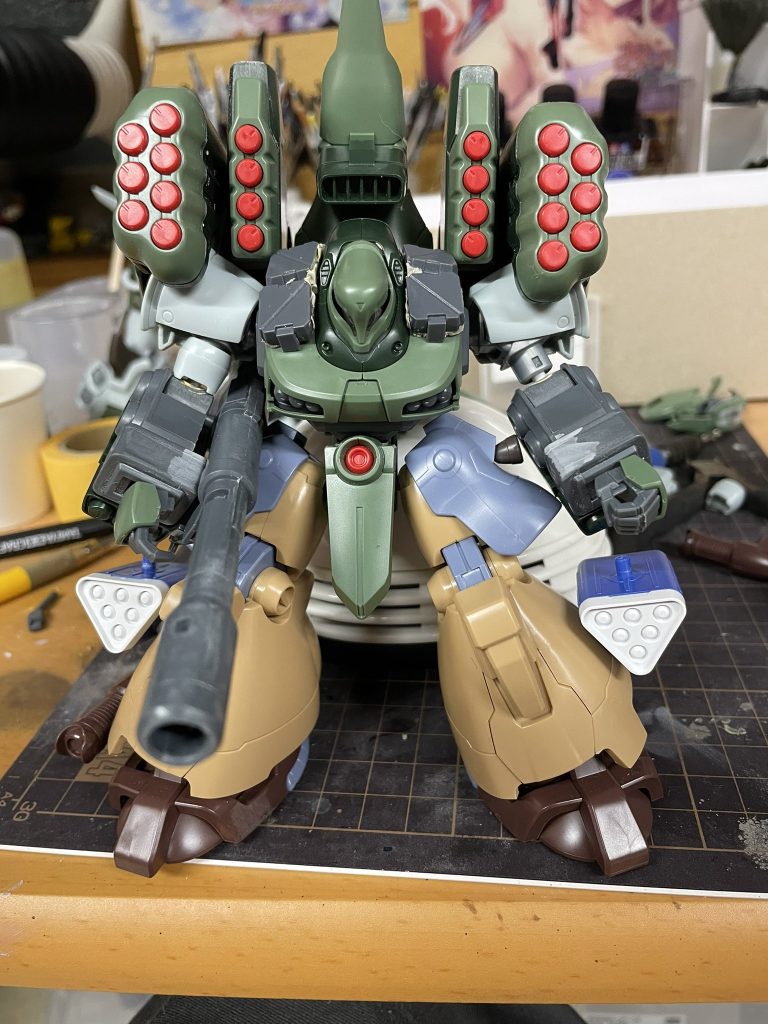 筋彫り前の仮組　武器はギラドーガ&nbsp;から持ってこようかと思いましたがやっぱデカいの欲しかったのでドライセンから拝借　腕的に持てなかったので持ち手を延長