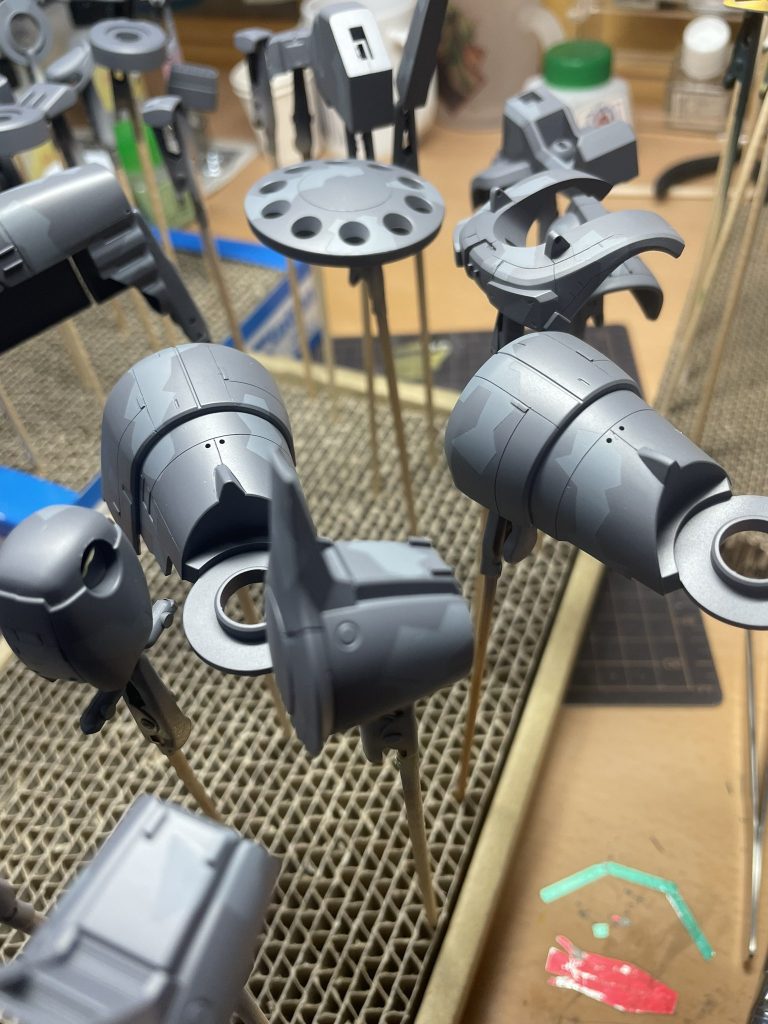 廃都市戦をイメージしてたのでそれっぽい迷彩にしました