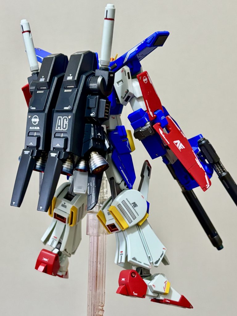 デカールはZZ汎用、HGUC ユニコーン用、UC汎用RG Zガンダム用をメインにアレコレ使用してます。