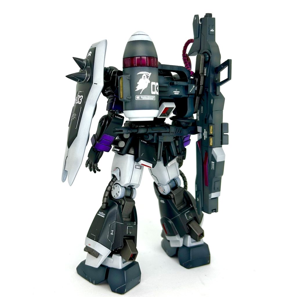 いわゆるUCモノ以外はほとんど無知なワタシσ(^_^;)でして…アナザーガンダムの世界には当然、敵方量産機である“アナザーザク”が存在するのでしょうが、このザクウォーリアに関しては、どうやらザコキャラではないようですね😅