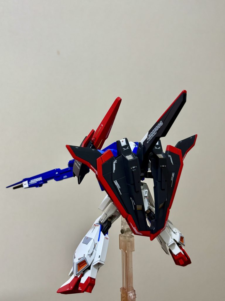 このZの前に投稿したzzガンダムは基本的このZと配色を合わせてます。