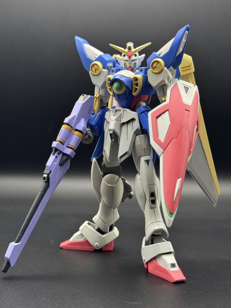 合わせ目を消して塗装しただけでこのカッコ良さ。エントリーグレードも定期的に作っていきたいですね。