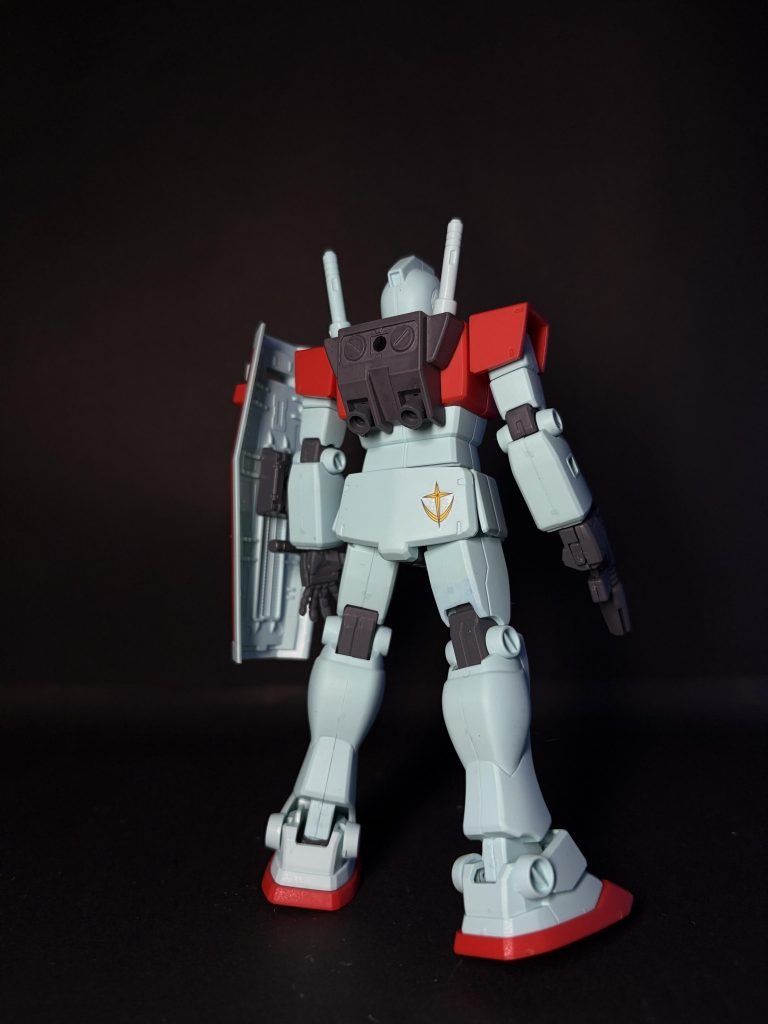 バックパックは旧HGUCガンダムから、引っ張ってきました。ジムの塗料がなかったので灰色で塗りました。