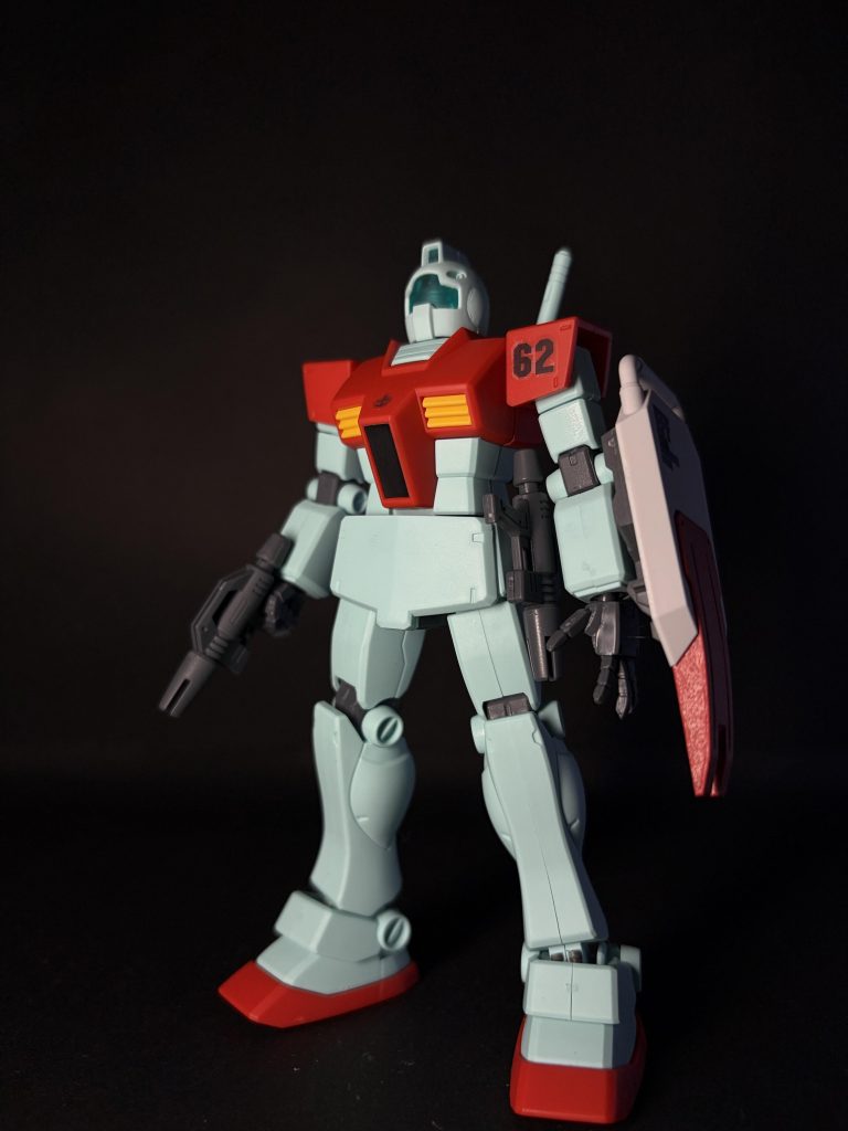 2番機ビームスプレーガン×2、ビームサーベル×1です腰にビームスプレーガンをマウントできるように、真鍮線で刺しています