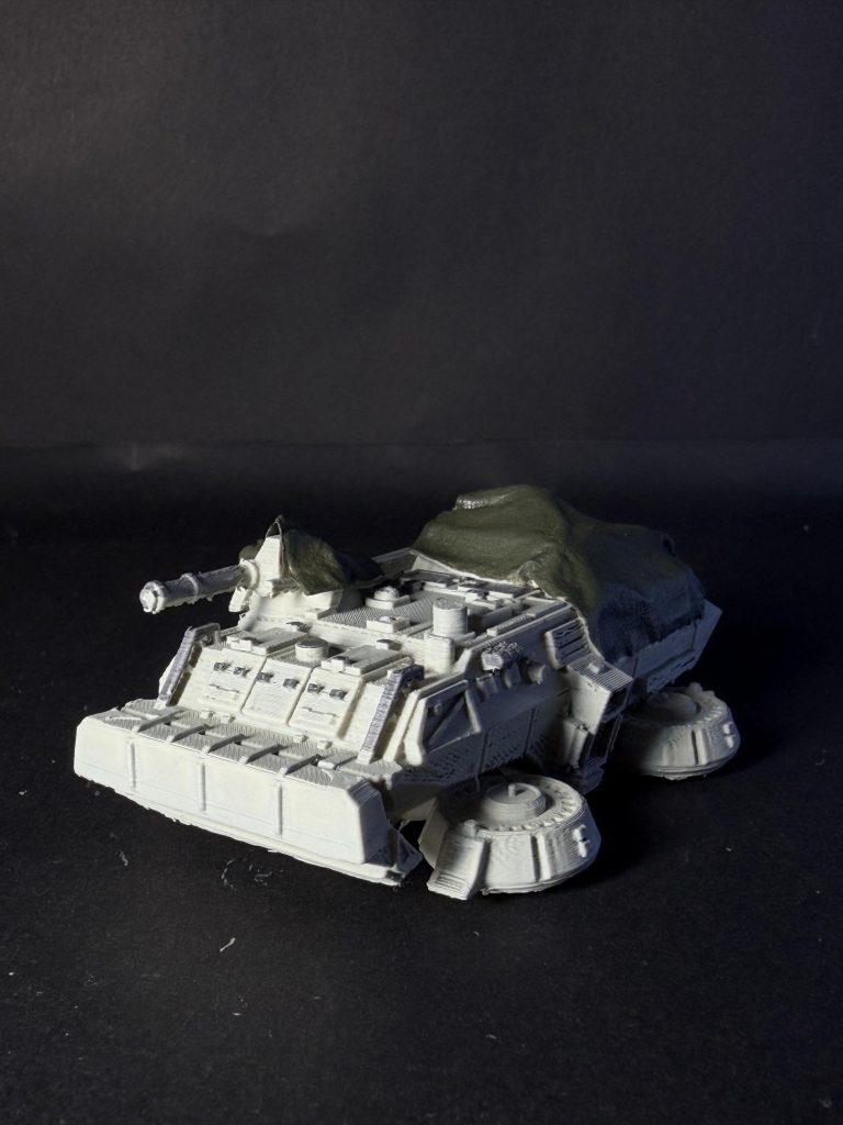 08小隊にも出てくるホバートラックです。ネットからデータをダウンロードし、3dプリンタで印刷してます。（これって著作権に引っかかりますかね…？）