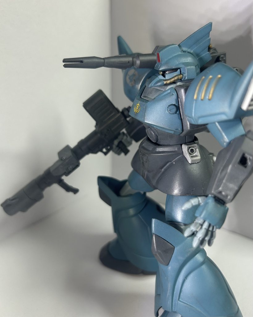 キャノンを放つゲルググ！