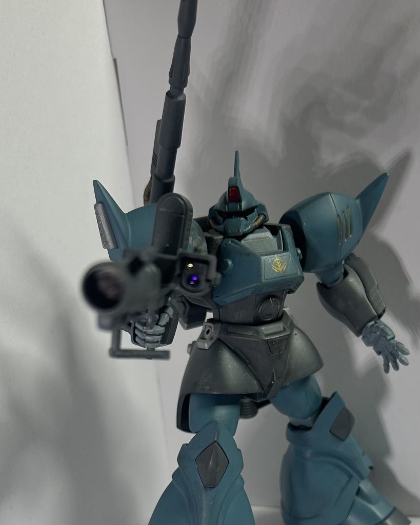 ロケットバズーカを構える！可動域が狭いぜ！