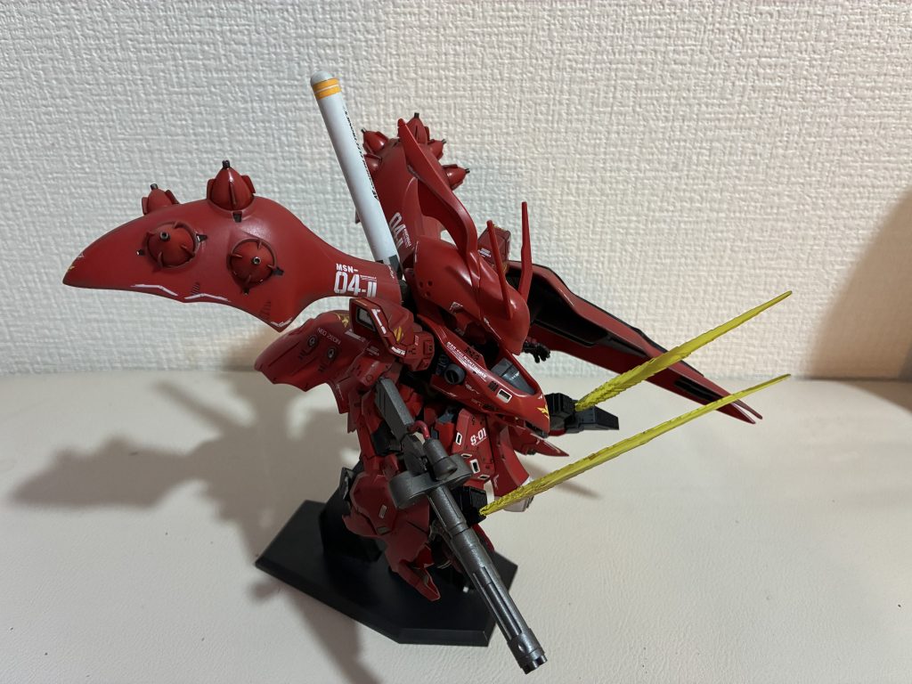 ナイチンゲール形態の時は足がアームとなる様に足裏にビームサーベルを仕込んでいます。バルギルのサイズ感と可動域が丁度良く、楽しくミキシングできました！