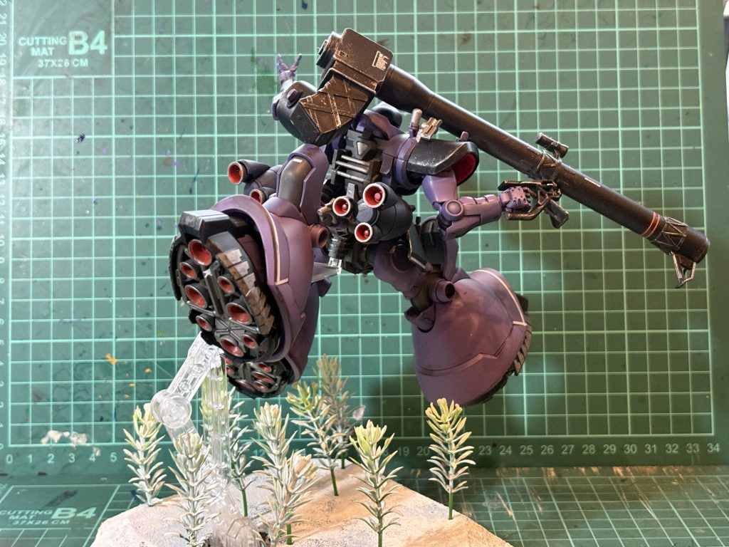 部分塗装、墨入れ、デカール、ウェザリング、台座に小細工。