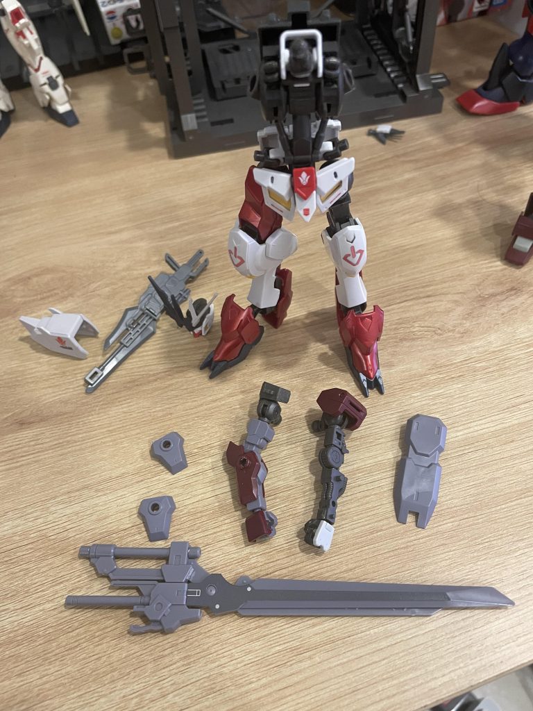 グンダムバルバトス生け花–2枚目/制作者：PlainRunner