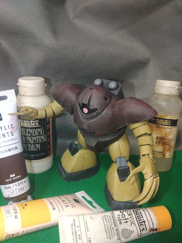 各種メディウムと白は昔持っていたもの他は100均のアクリル絵の具