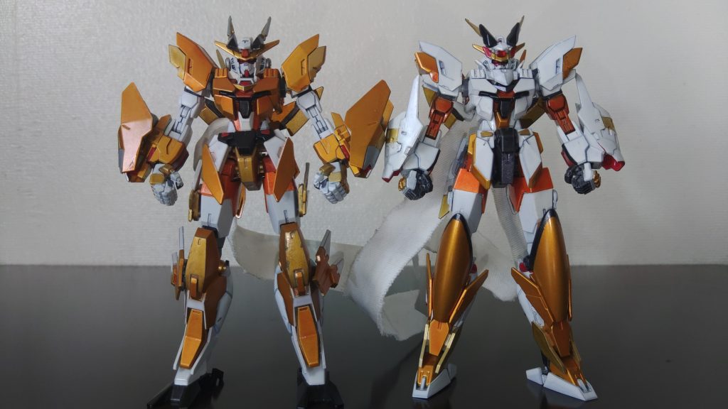 撃槍ガンダム・ガングニールと比較。撃槍ガングニールはシンフォギアシリーズ５期であるXVカラーで独槍ガングニールはシンフォギアシリーズ３～４期であるGX～AXZカラーにしてます。こう見るとシンフォギア３～４期はイメージカラーである黄色が下半身に集中しているという独特なカラーリングをしています。というか５期カラーが今までのシリーズで一番派手です。