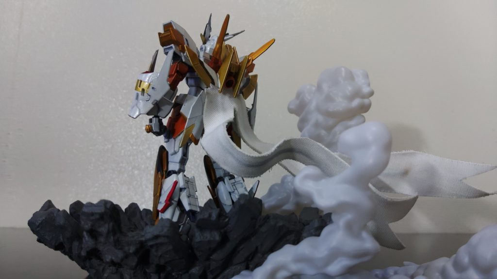 久々にシンフォギアの見立てガンプラを作りましたがやっぱりベースに使ったコアガンダムは良いですね。何度作っても飽きない。(作りすぎて組み立て説明書なしで作れる）今回作ったアナザー響と言えばもう一つの姿があるので、いづれそれも制作したいですね。