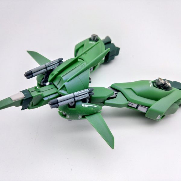 あけましておめでとうございます(^o^)/行方不明だった袖付きバウナッターの機首を発見したので追加編集しましたギラドーガ指揮官用マシンガン付バウアタッカーと、機種付バウナッターです。どちらも袖付きバウ製作のうえでの重要ポイントですぜひぜひご照覧あれ(･３･)ゝ（2枚目）