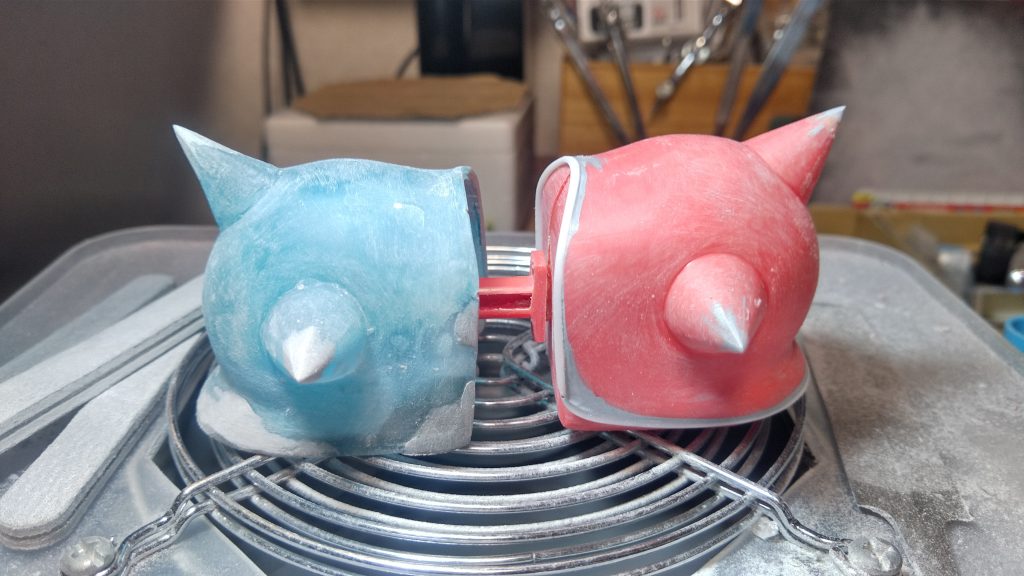 縁やスパイクが甘いのでエポパテで整形しました。