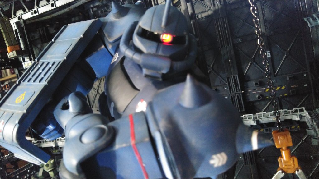 お約束のショルダーアタック。