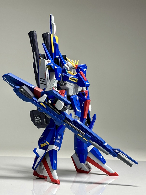 脚の裾(?)まわりはプラ板加工してから白塗装。