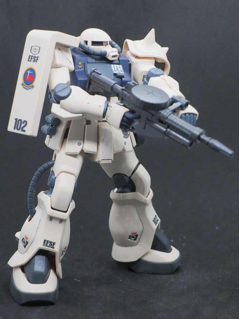 製作時間がもっと有ればなぁ・・・(gundam-kao5)あっ！ＴＲ－１は残すはデカールのみになりました(gundam-kao2)