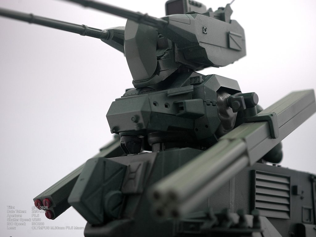 頭にコックピットがあり降着状態にもできます。これもこれでかっこいいですね。