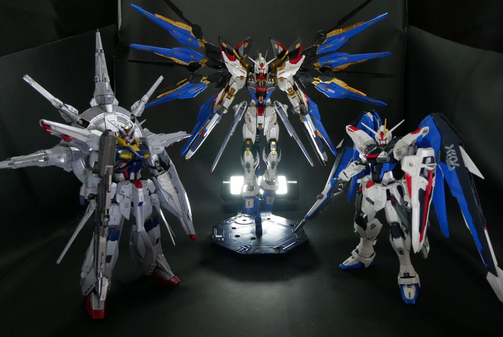 MGEX ストライクフリダームガンダム　＋　MG　フリーダムガンダム　＋　MG　プロヴィデンスガンダム３点セット