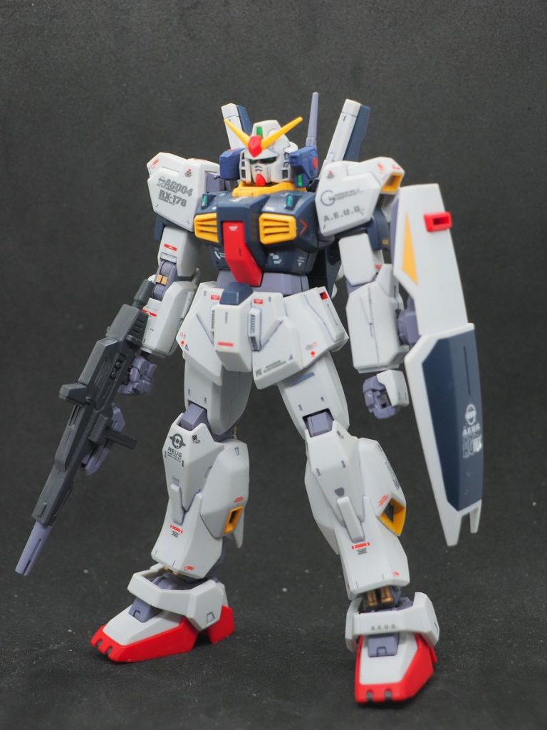 何時もの通りの工程で仕上げてますが、何か物足りない感じです(gundam-kao5)
