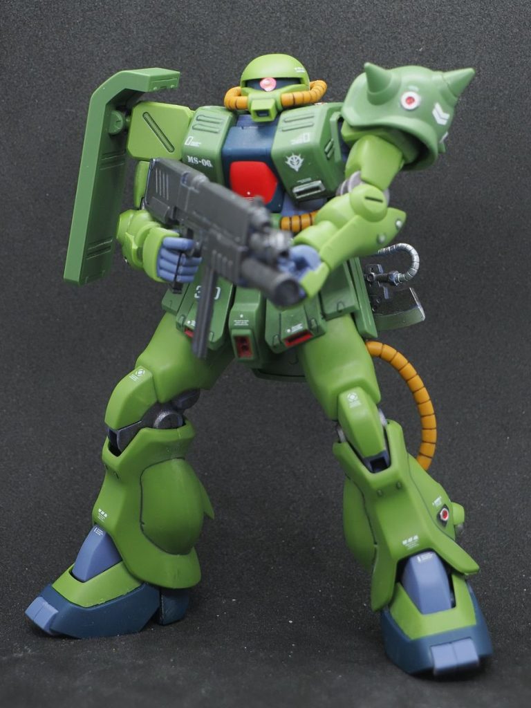 少しは良くなったかな?リニューアルに際して合わせ目消しも実施しました(zaku-kao5)