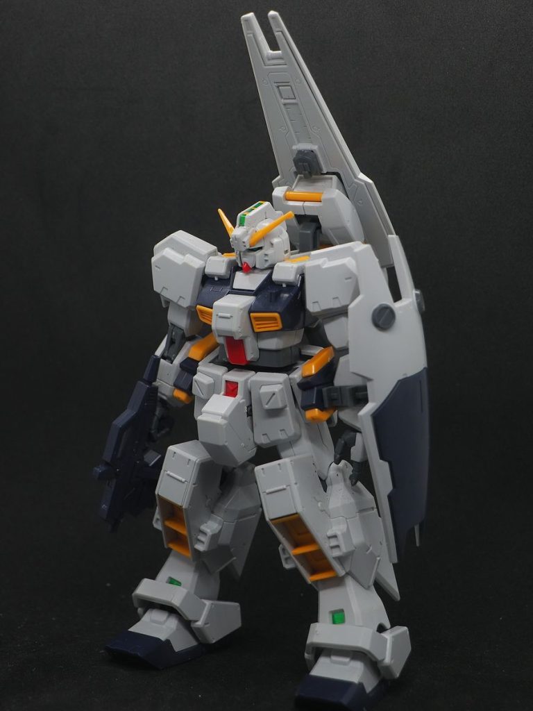７００円って事は大変なのわかってっましたが、これを自分なりに仕上げるのが楽しいんです(gundam-kao6)