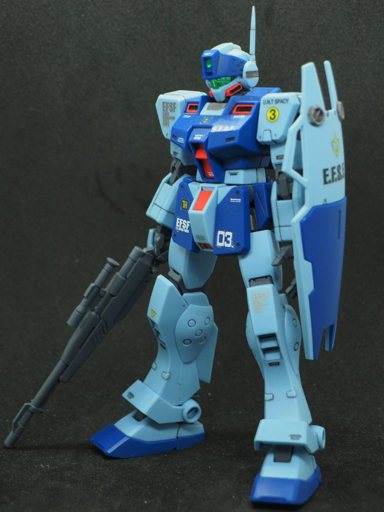 足周辺にデカール貼ってないんですよね(gundam-kao5)ガンプラに復帰した頃に組み立てた物なので(gundam-kao5)