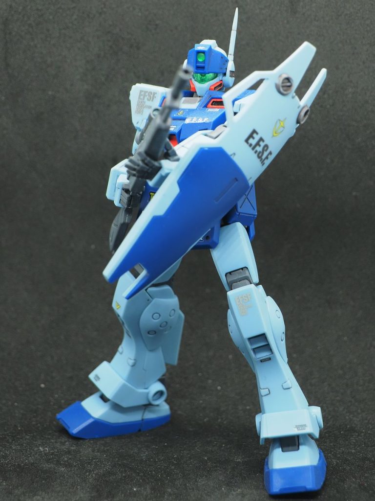 稼働範囲が意外と広いので、色々と遊べます(gundam-kao6)