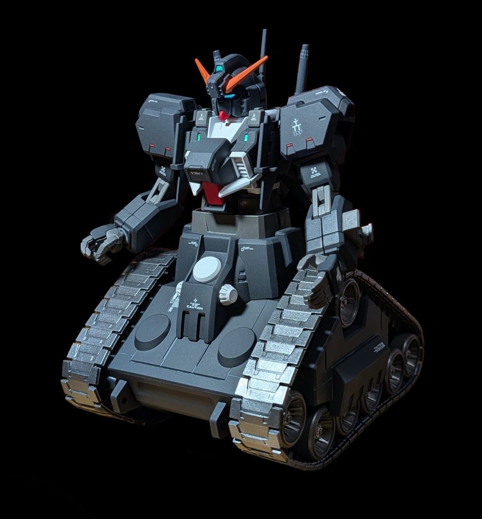 旧世代装備の互換性や運用データを取るための機体で、収集したデータからTR-S(TR-6含む)の強化装備に発展していくわけですねこれはいくつかある装備からガンタンクの脚を転用したものです