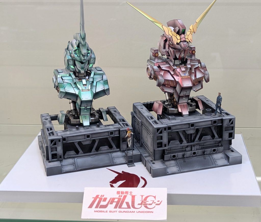 メカニカルバスト　ユニコーンガンダム台座付き