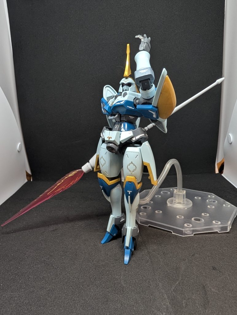 騎士とか貴族ぽい感じの機体だったのでデカールの他ネイルアート用のシールでエングレービングぽくもしてみましたが思ったほど曲面にフィットせず⋯。