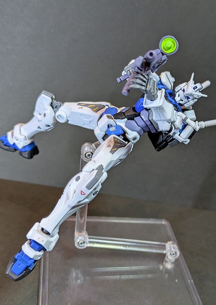 パーツの分割がとにかく細かくて塗り分け苦労しました。