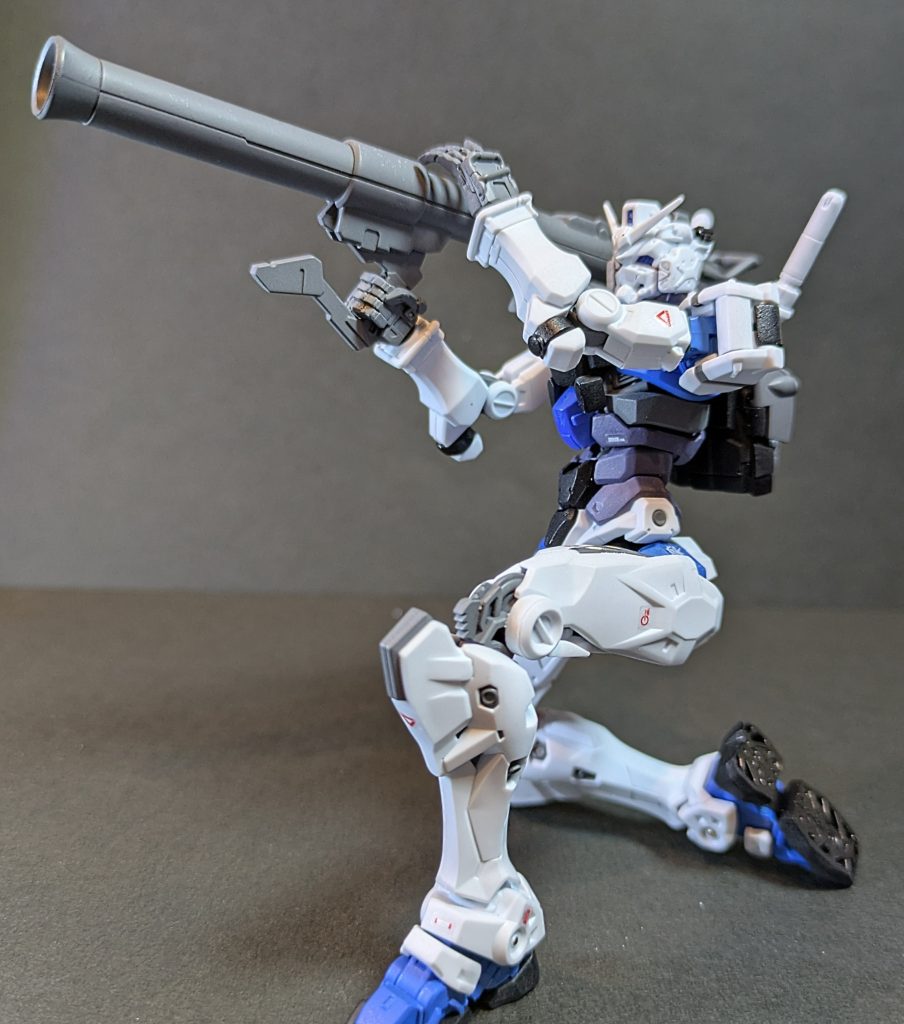 関節の可動域が広いので立膝も余裕ですね。