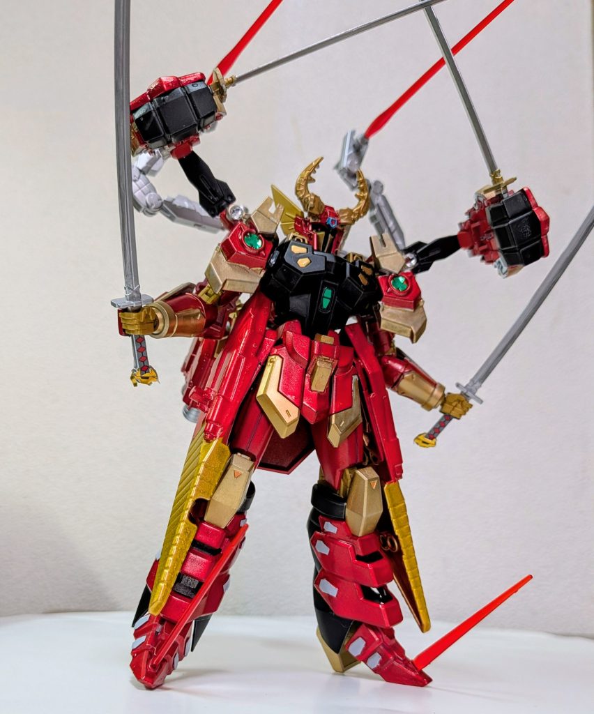 「人呼んで、アコードスペシャル！！」全てのサブアームと近接戦用武器を展開した状態ナチュラルはおろか、並のコーディネーターでも不可能な6本（足も含めれば8本）の刀を展開し予測不可能な剣戟を繰り出す人類の上位種であるアコードにしか成しえない超戦闘形態。これがどうしてもやりたかったので制作しましたｗ名前がシュラ、機体名がシヴァなのに全然阿修羅じゃない…という発想から6本腕＋武者をコンセプトに仕上げました。