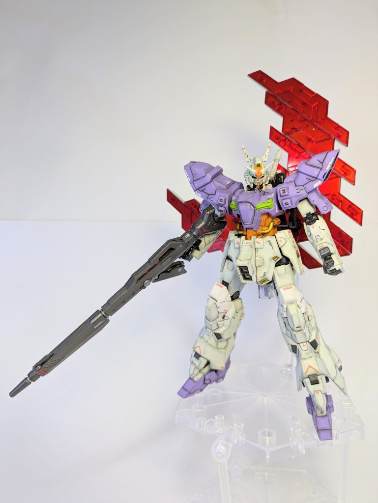 全身せっかくベース限定カラーなので、成形色を活かして部分塗装のみ･水転写シール･墨入れ･シャドー＆汚し･つや消し処理で仕上げてます。撮影の為、FFサザビーからロング･ライフル返却してもらいましたw